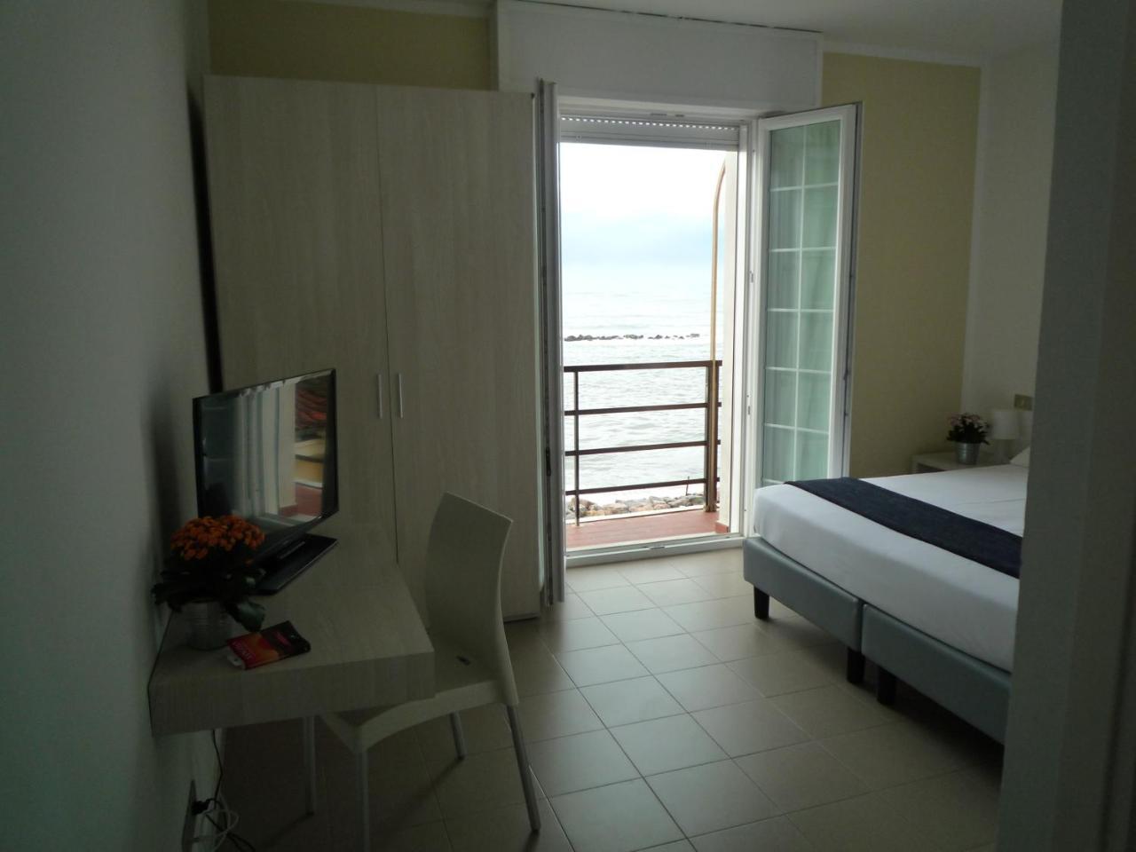 Casa F.A.C.I Hotel มารีนา ดิ มาซซา ภายนอก รูปภาพ